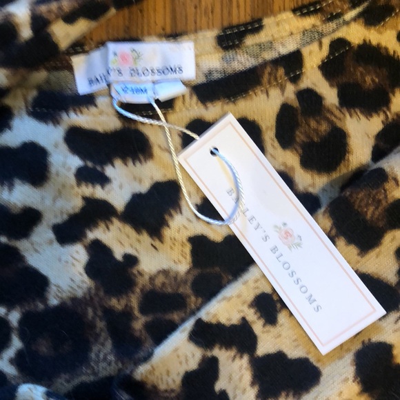 Bailey’s cheetah crop sweater NWT - Picture 2 of 2